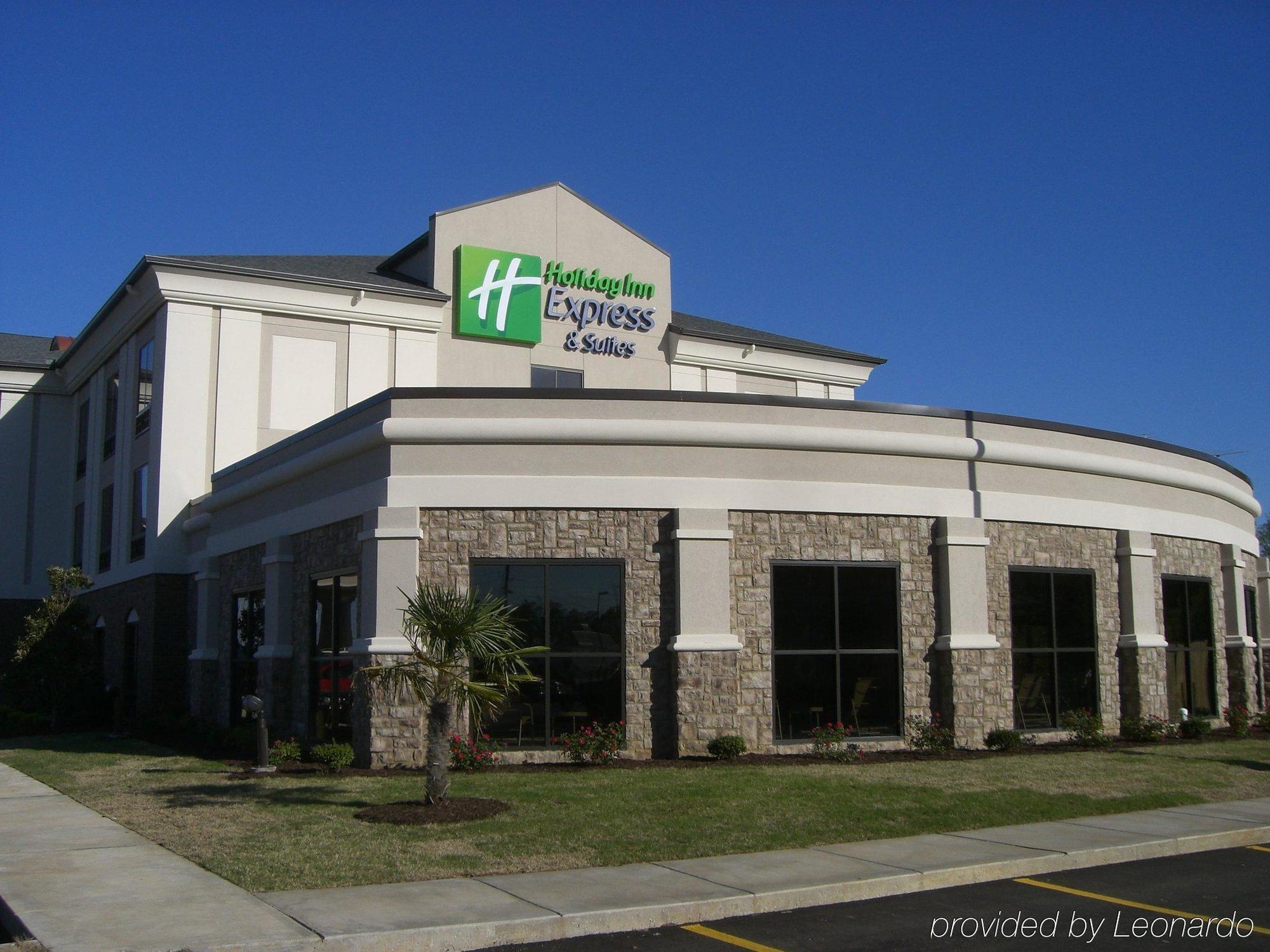Holiday Inn Express & Suites Covington By Ihg Exterior foto